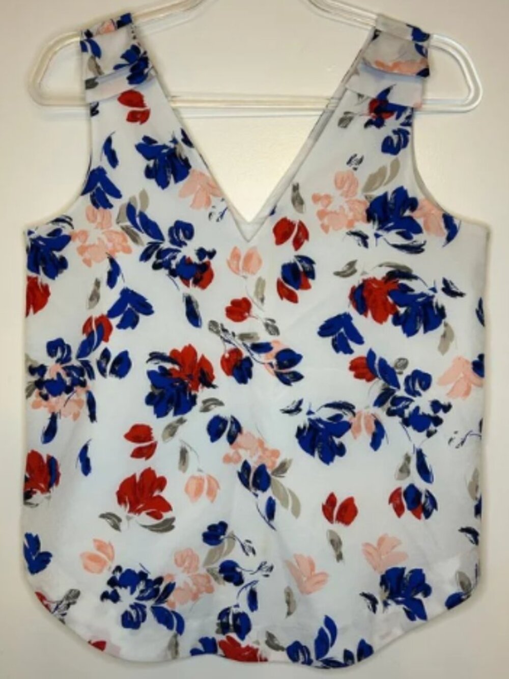 Banana Republic Petite Floral Sleeveless V‑Neck Blouse PS